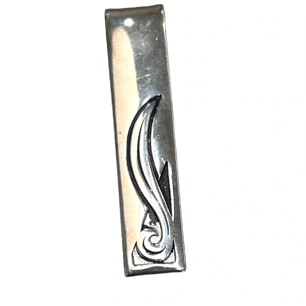 VINTAGE CUFFLINKS & MATCHING TIE CLIP SET - SILVER TONE WITH BLACKENED SWIRL